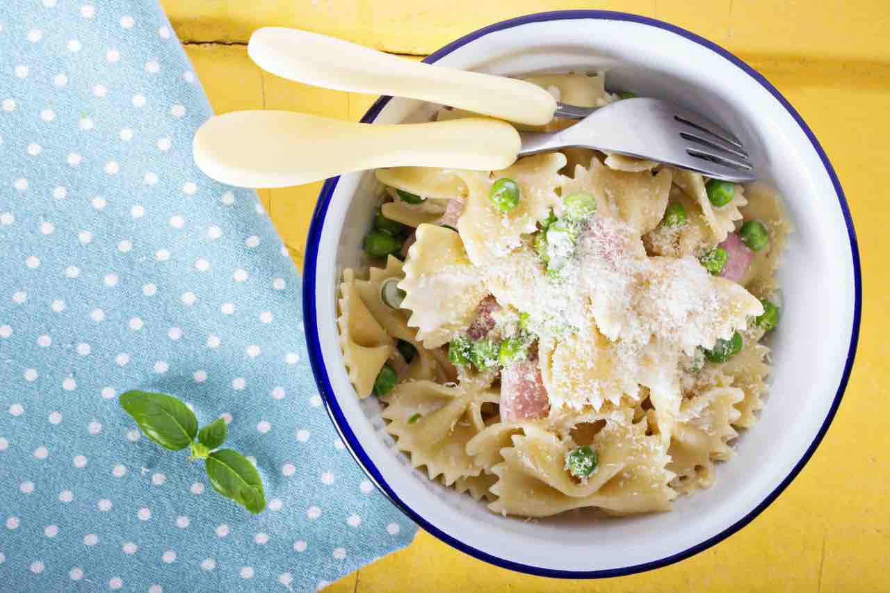 pasta piselli e prosciutto