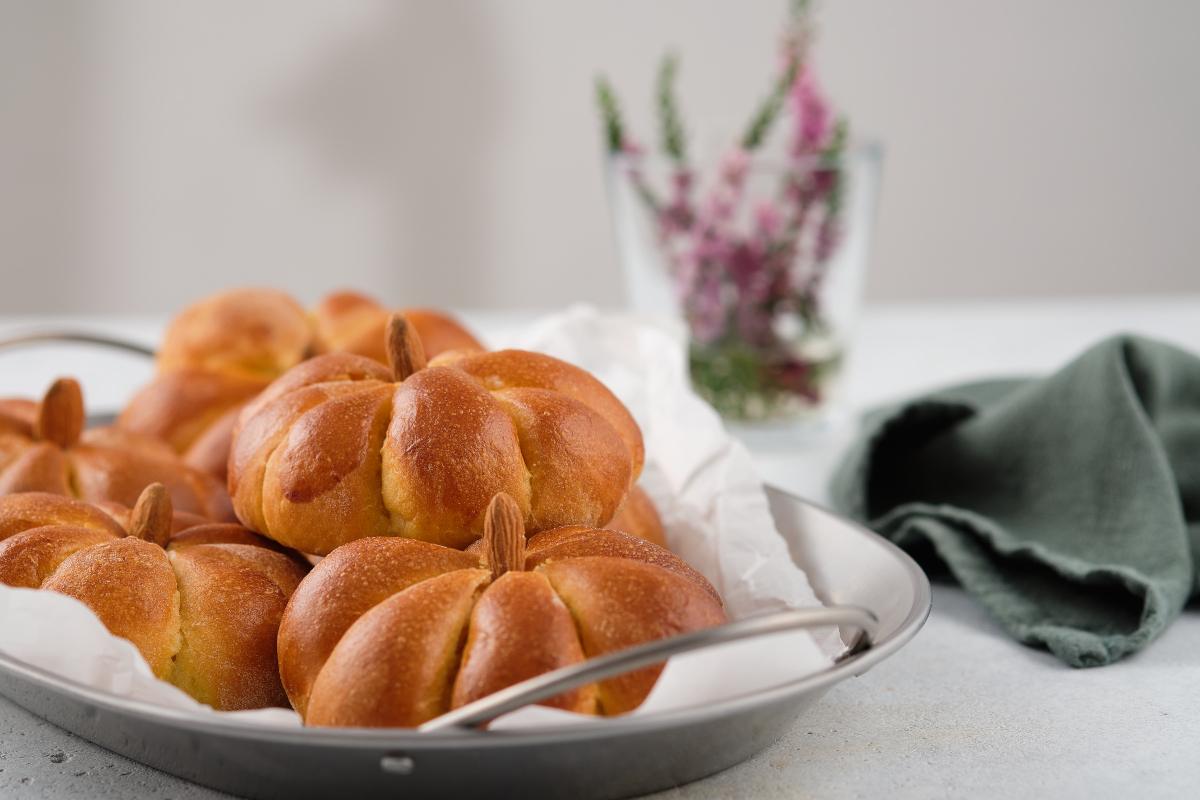 Panini alla zucca morbidi e il tutorial per farli con lo spago