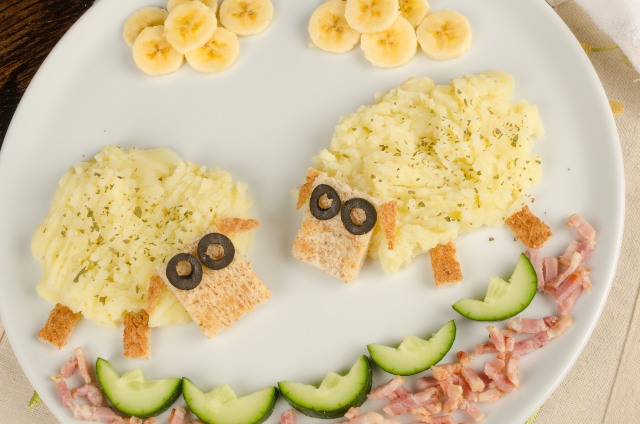 Pecorelle di patate e crostini di pane per bambini da 3 anni in su