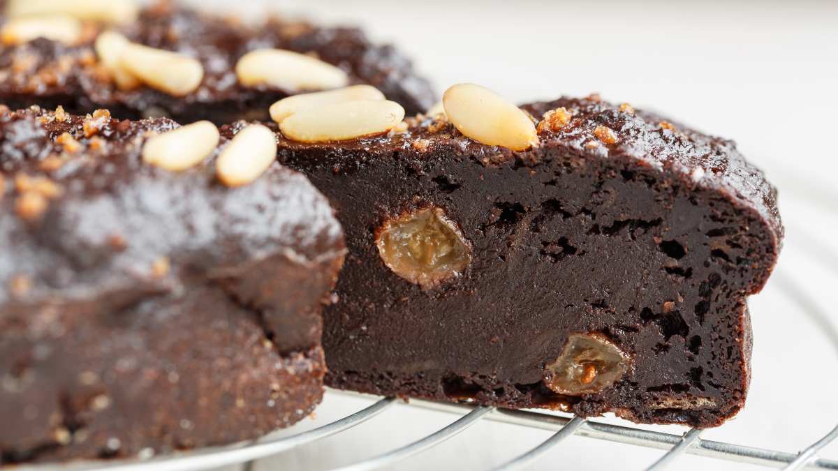 Torta di pane raffermo al cioccolato e pere