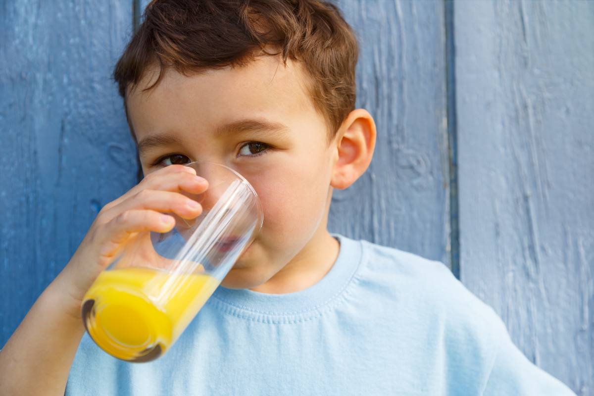 Bere un succo di frutta è come mangiare frutta? Scopri di più!