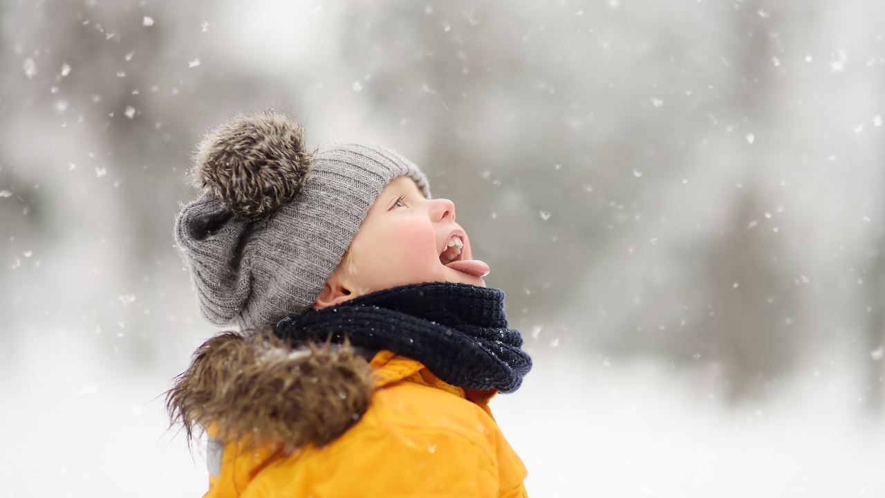 bambini pericoloso far mangiare neve