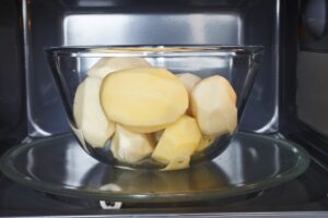 Patate lesse nel microonde in soli 5 minuti!