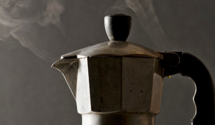 Il caffè non sale nella moka, cause e rimedi - Perfect Moka