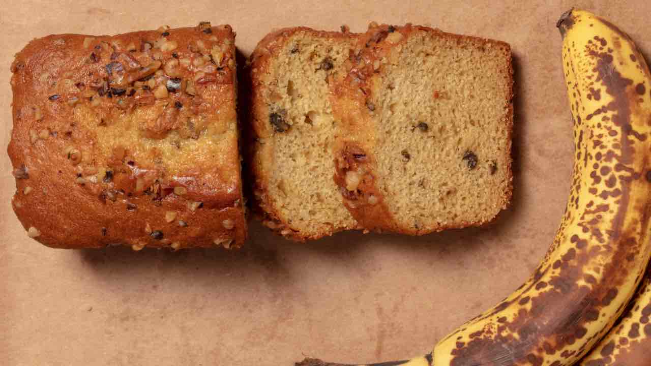 BANANA BREAD