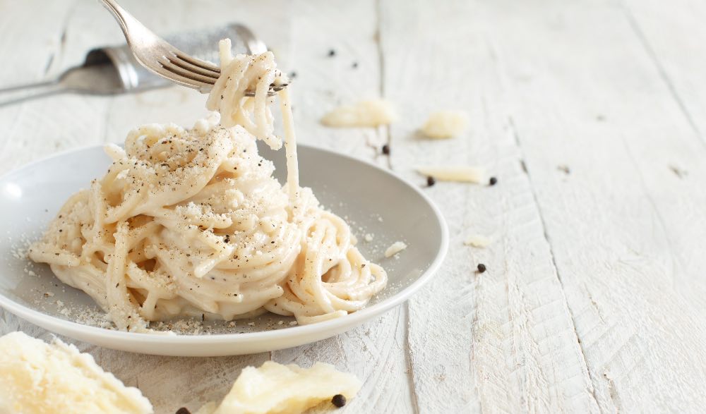 Bucatini cacio e pepe, la ricetta perfetta, passo passo