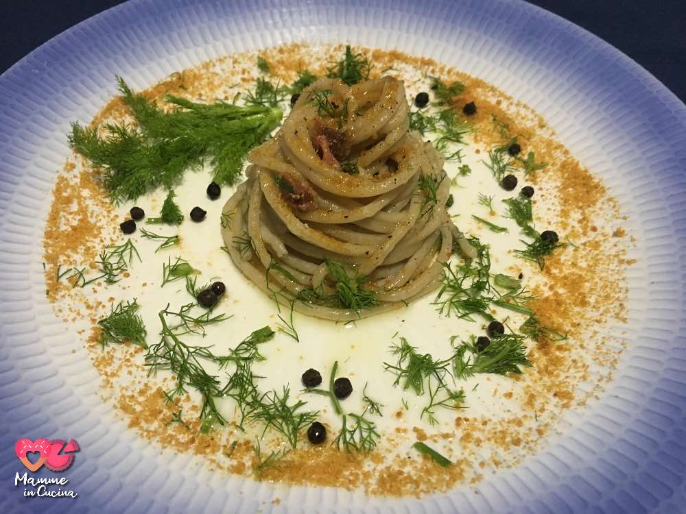 Spaghetto integrale alle alici, salsa di finocchio e bottarga di tonno