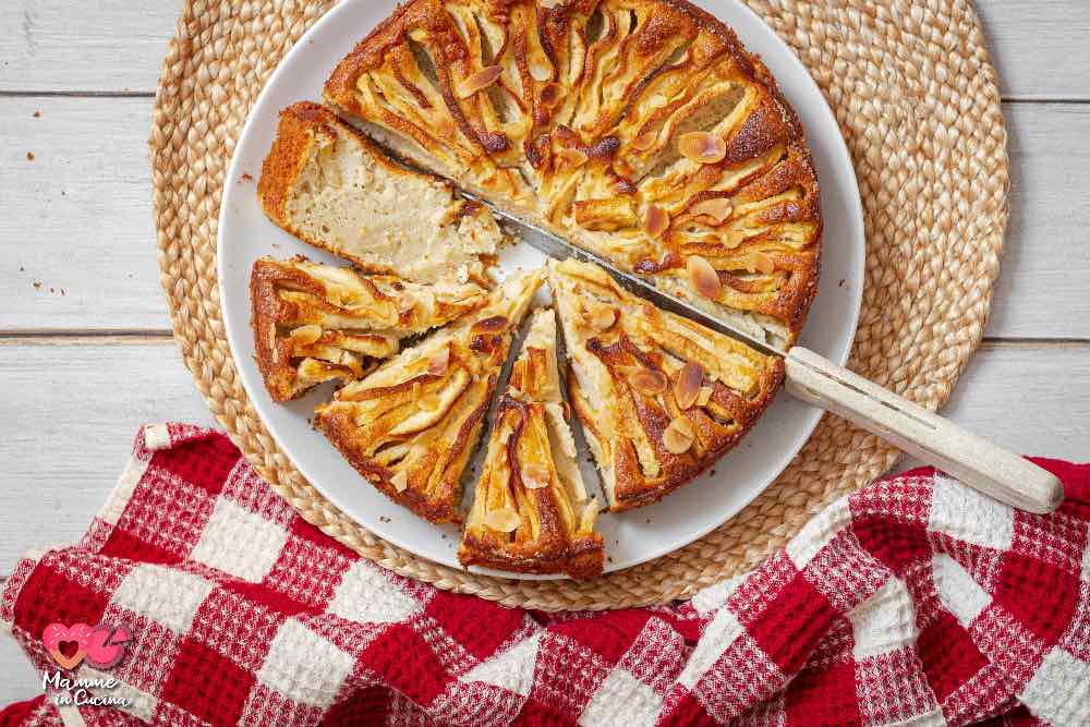 Torta di mele e ricotta, morbida e senza glutine