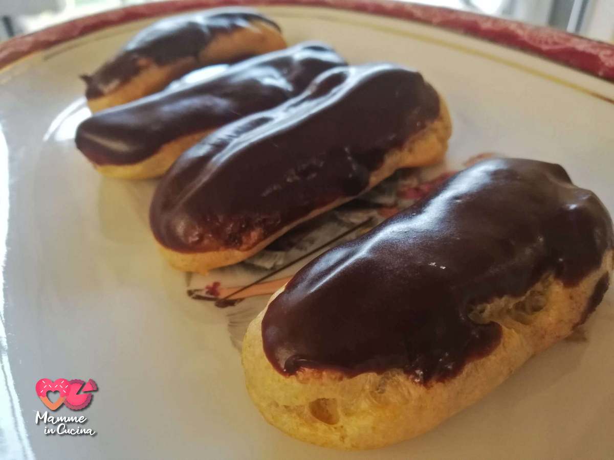 eclair cioccolato fondente