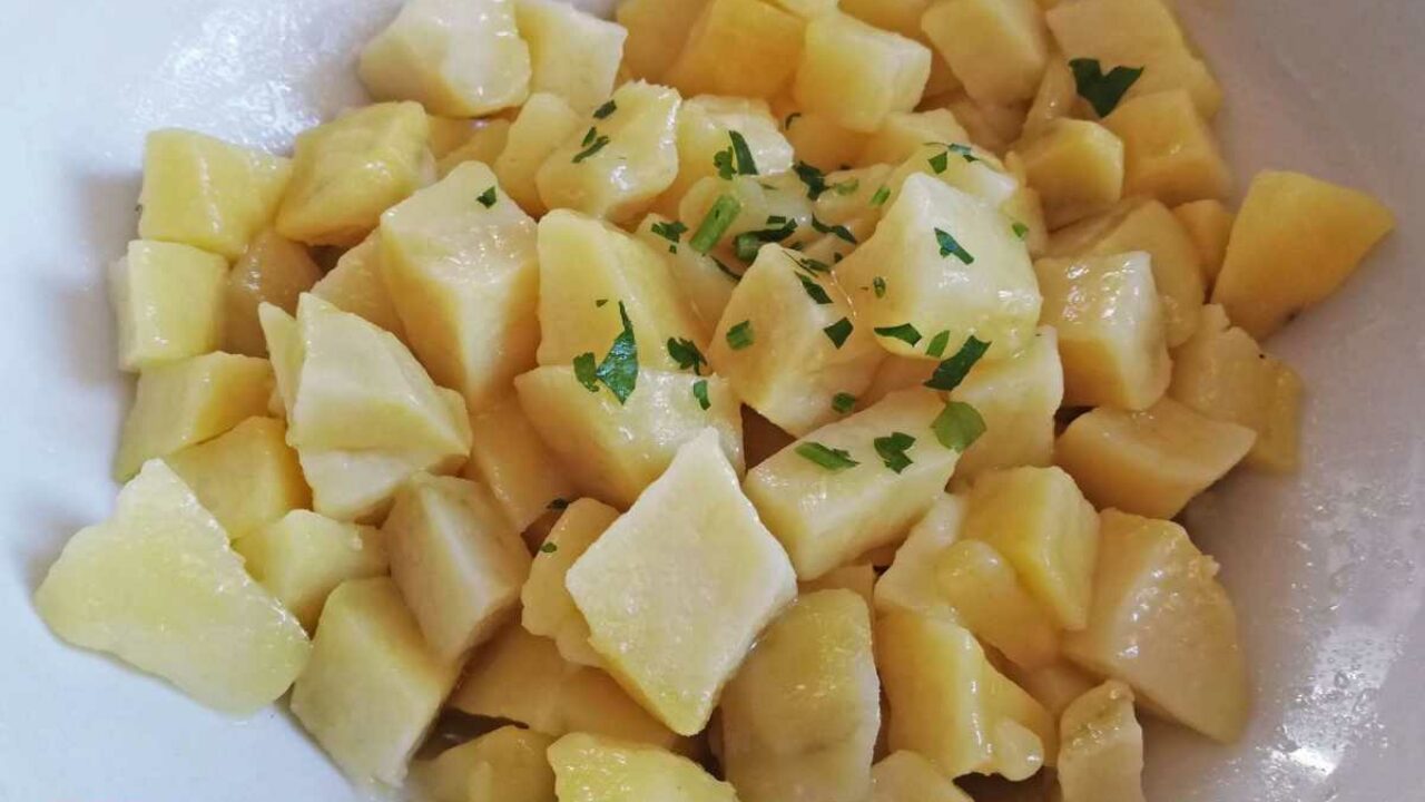 Ricetta Delle Patate Lesse Al Microonde Pronte In 10