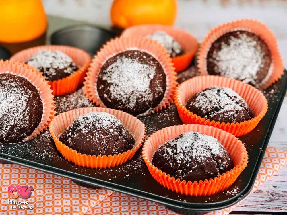 Muffin cioccolato e arancia, senza lattosio, morbidi e profumati