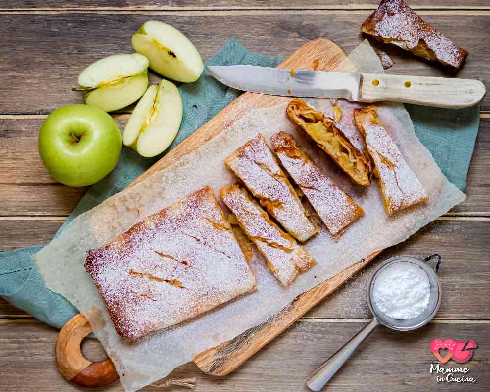 Strudel di mele speciale, leggero, croccante, con un ingrediente speciale!