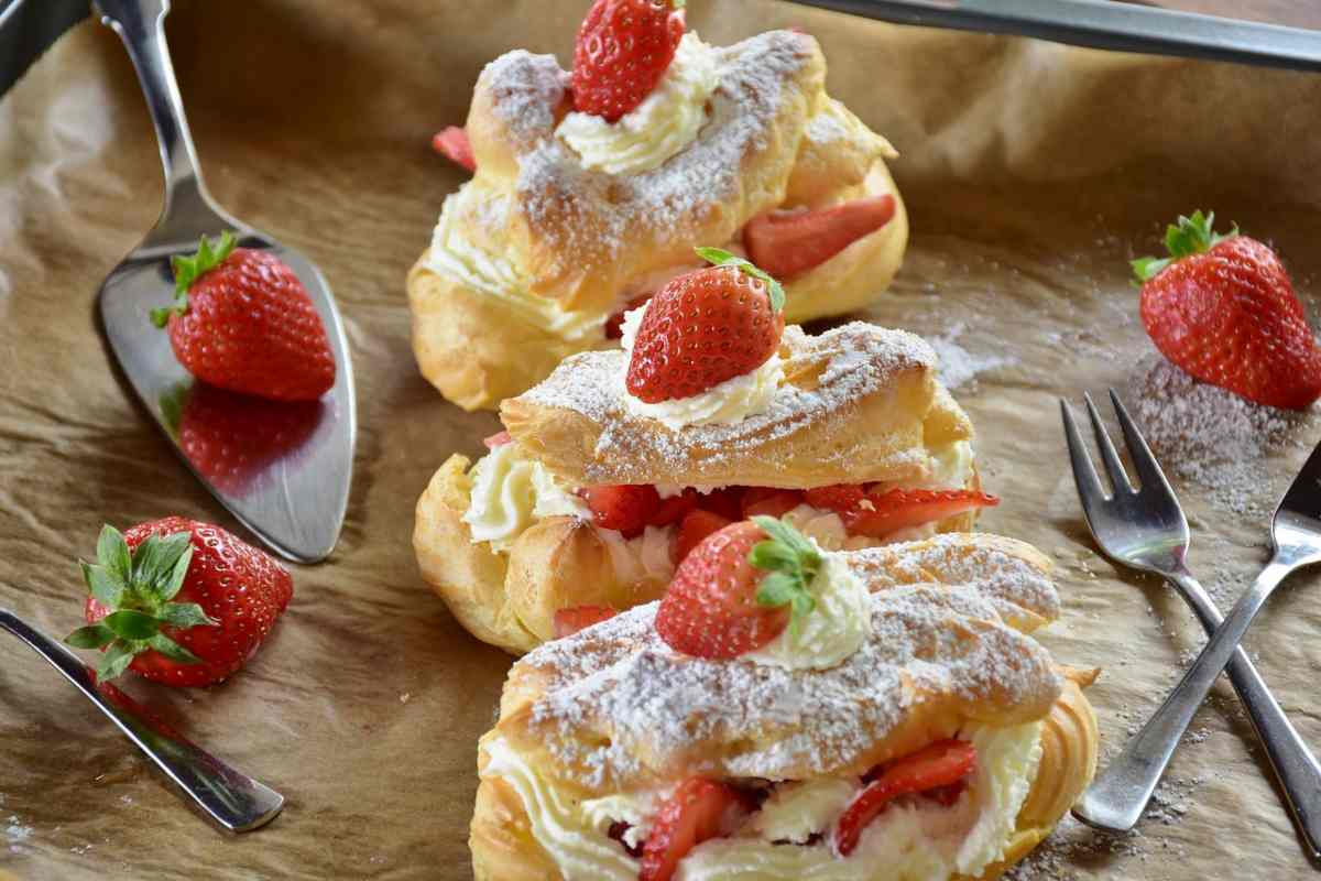 eclair con le fragole