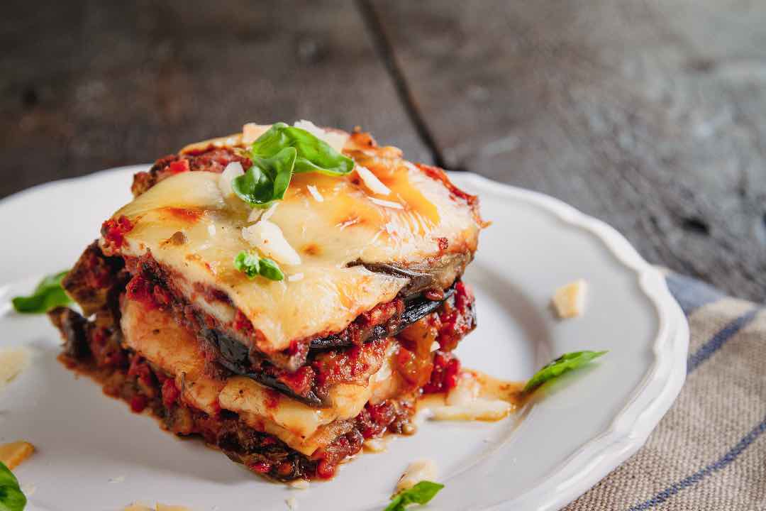 Parmigiana della nonna con melanzane al forno