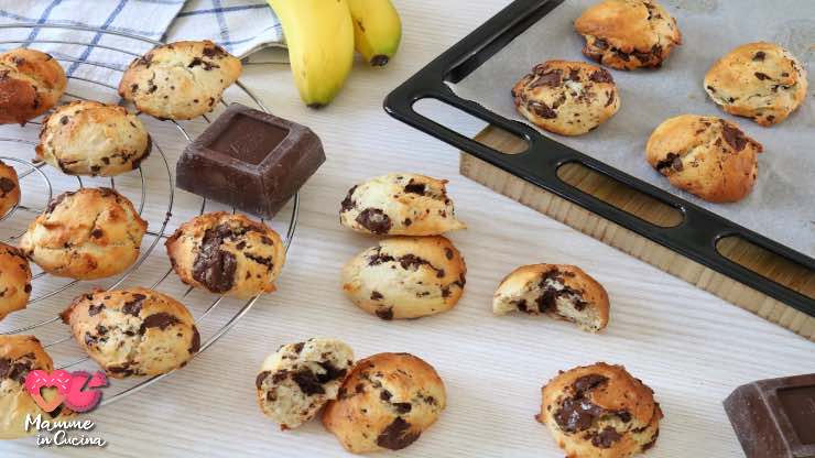 biscotti morbidi con banana, ricotta e cioccolato