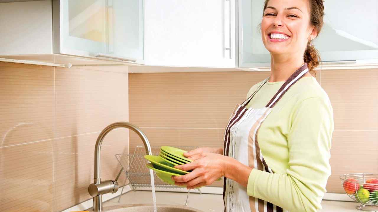 lavare piatti maniera ecologica