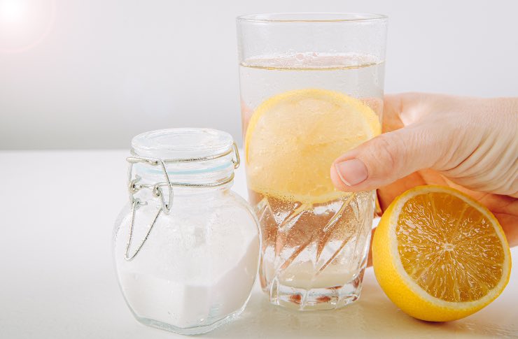 Acqua, limone, bicarbonato 