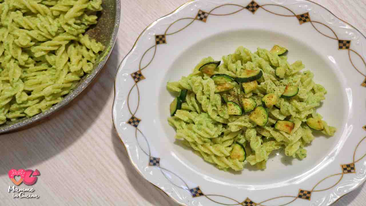 Pasta con SUGO DI ZUCCHINE