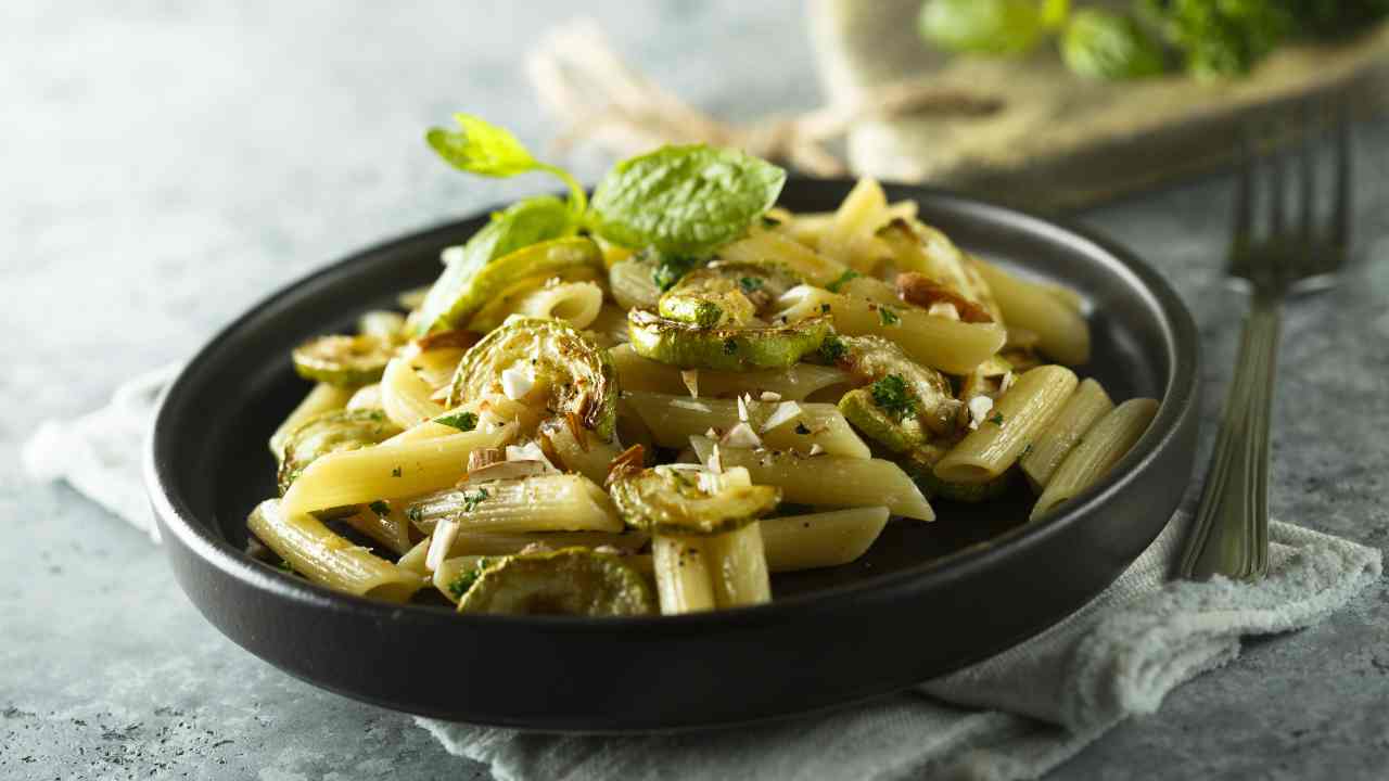 Pasta zucchine e menta