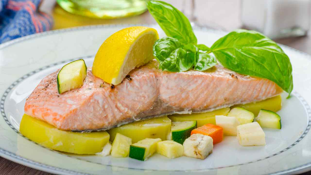 Salmone con zucchine