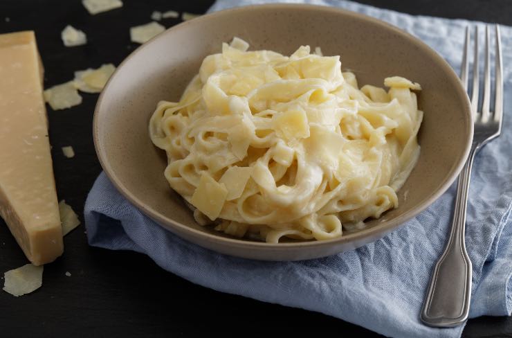 fettuccine in bianco 