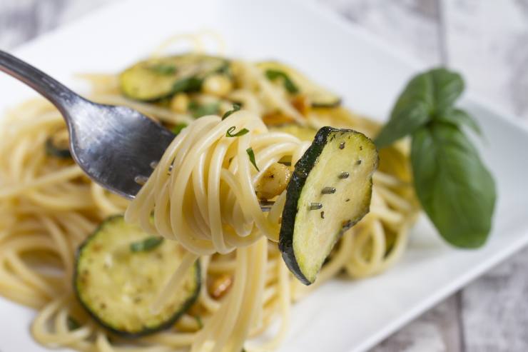 pasta con le zucchine fritte