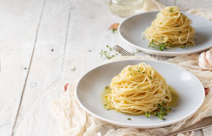 AGLIO E OLIO DI ALESSANDRO BORGHESE