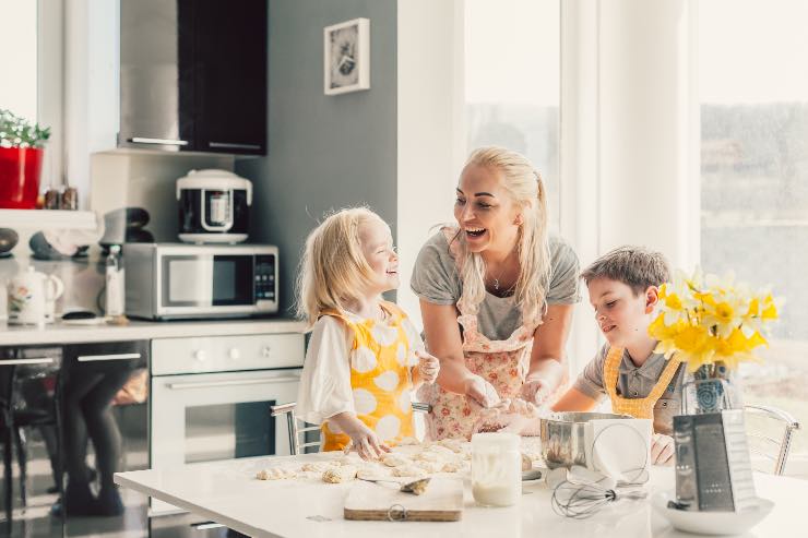 Mamma che cucina