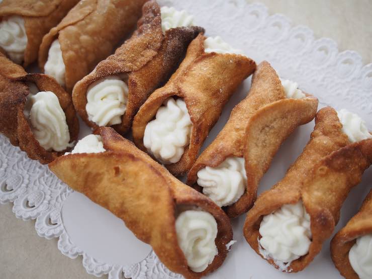 CANNOLI RIPIENI 