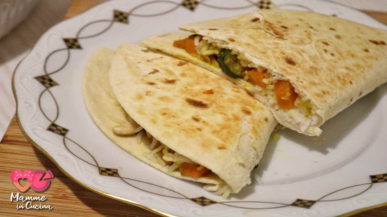 PIADINA VEGETARIANA: al riso, verdure al curry e anacardi