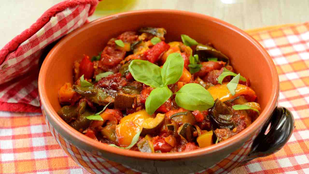 Peperoni e zucchine in padella