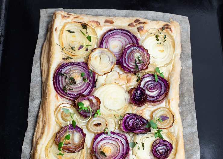 TORTA DI SFOGLIA CON CIPOLLA