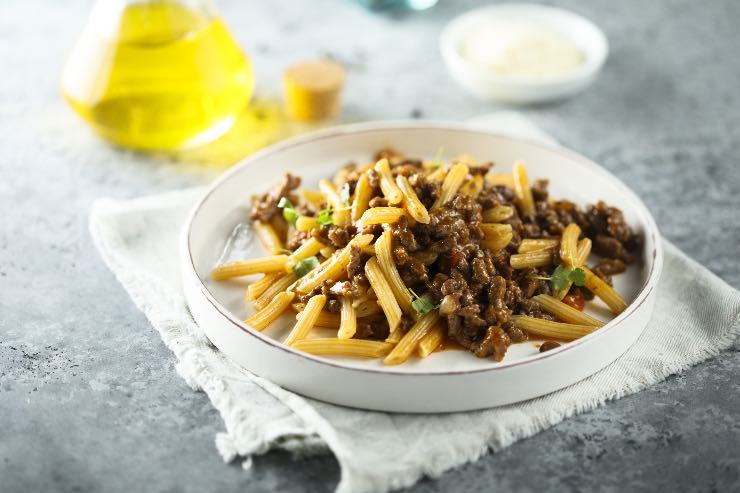 PASTA CON CARNE MACINATA