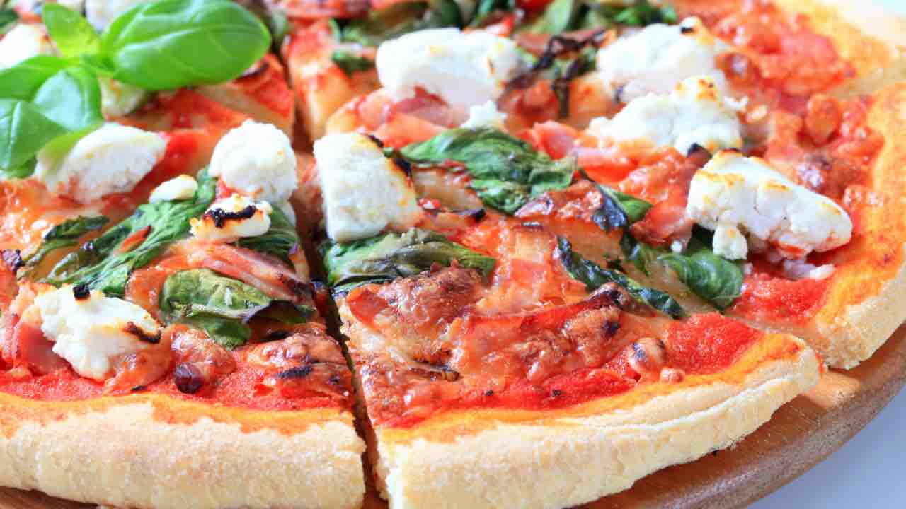 PIZZA CON IMPASTO DI RICOTTA