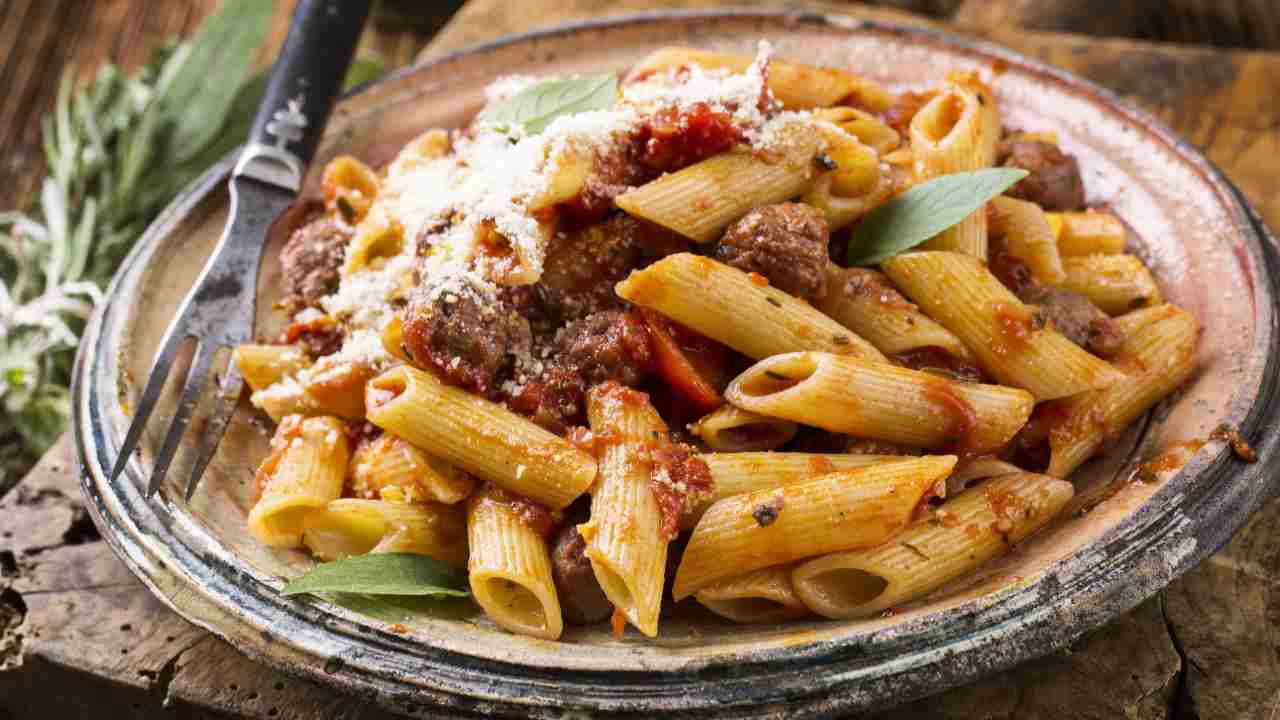 pasta salsiccia pomodoro