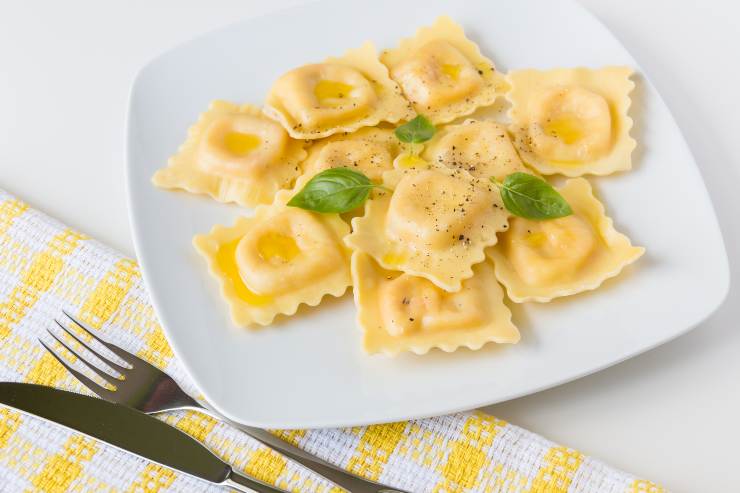 RAVIOLI CACIO E PEPE