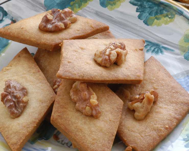 BISCOTTI ALLE NOCI