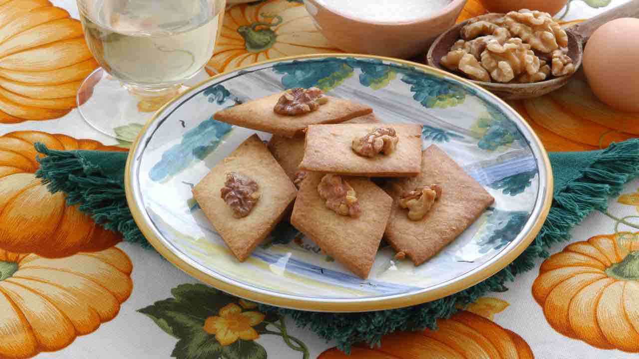 BISCOTTI ALLE NOCI