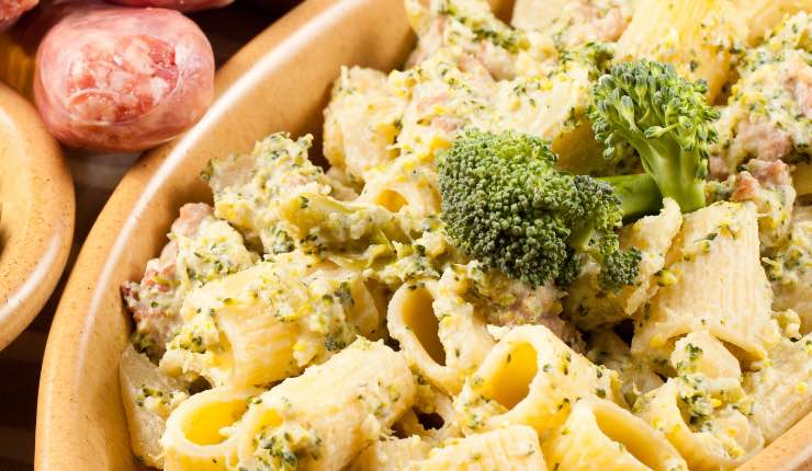 PASTA BROCCOLI E SALSICCIA 