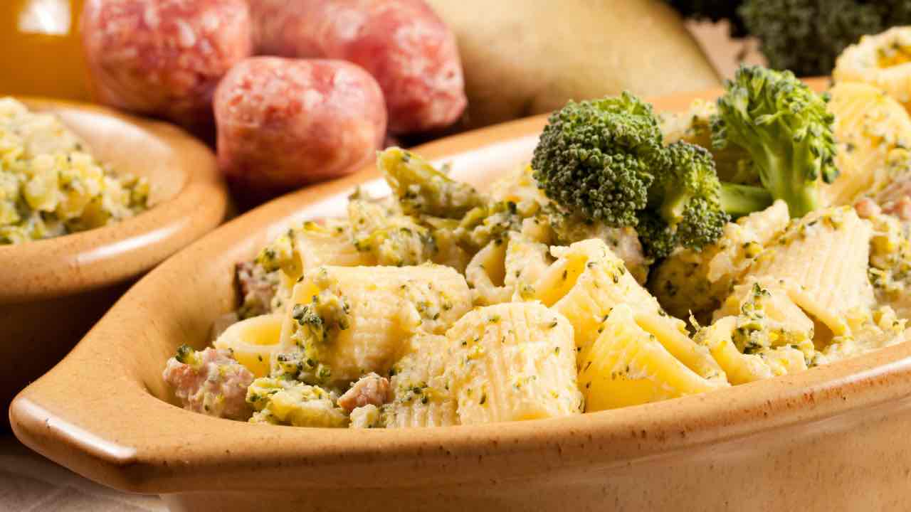 PASTA BROCCOLI E SALSICCIA