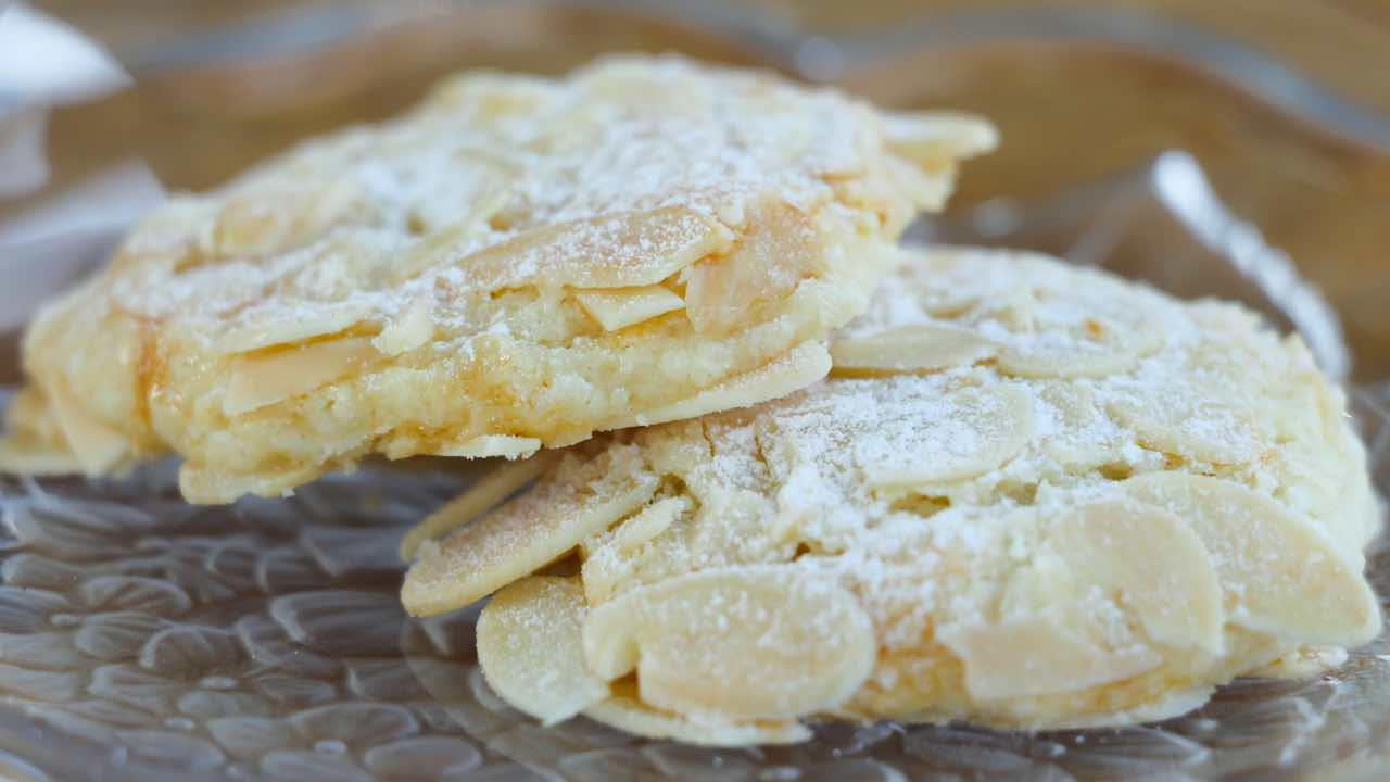 BISCOTTI DI MANDORLE