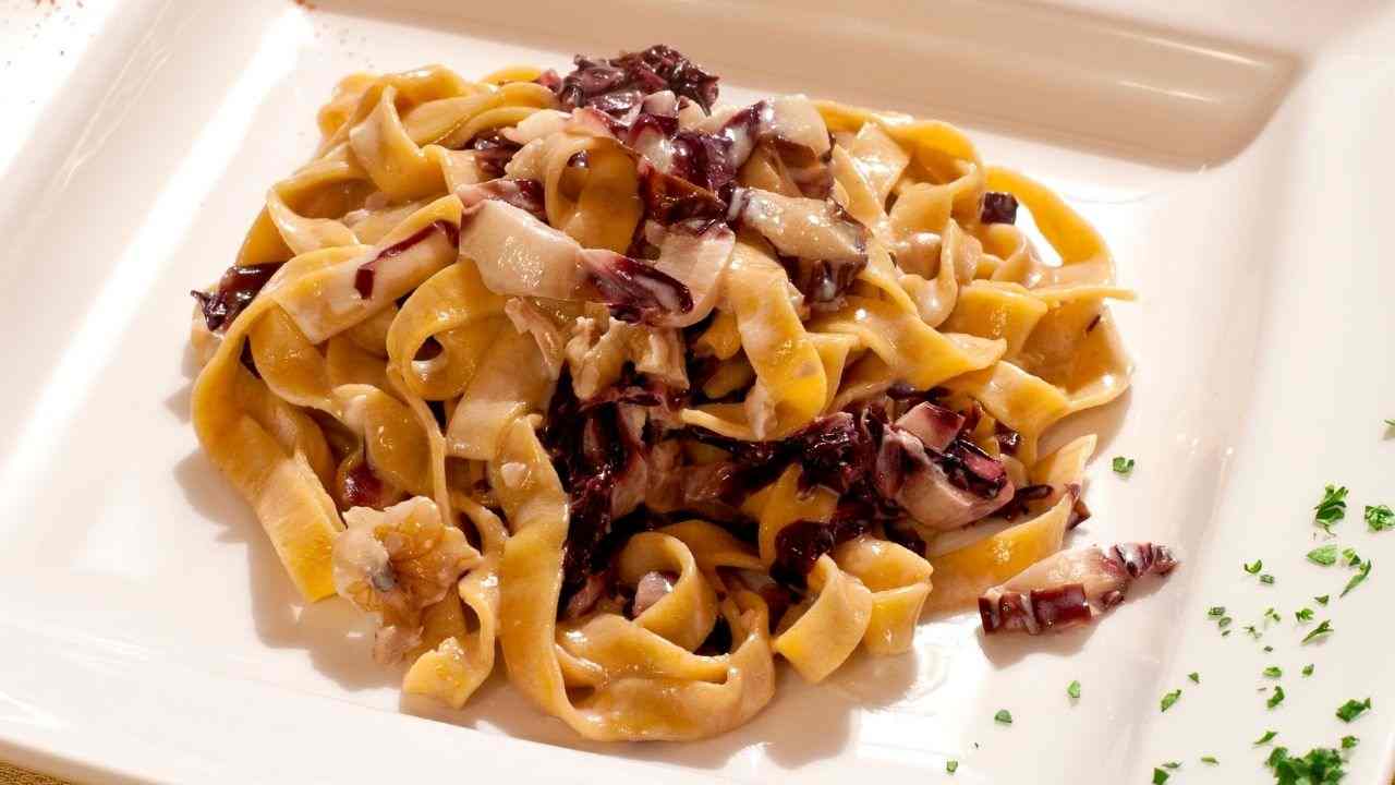 tagliatelle radicchio noci