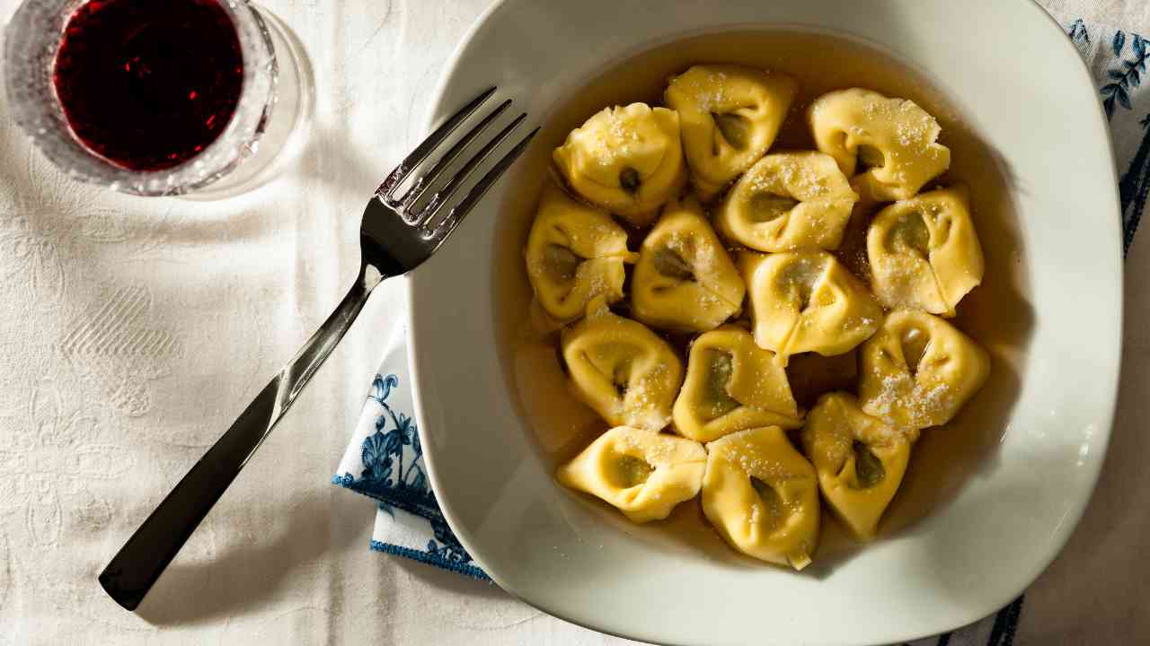 brodo tortellini facile