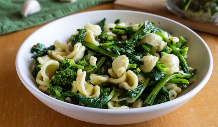 ORECCHIETTE CON LE CIME DI RAPA