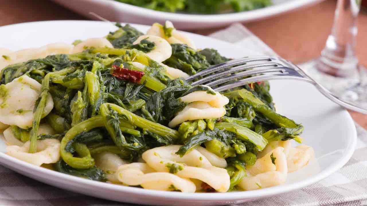 ORECCHIETTE CON LE CIME DI RAPA