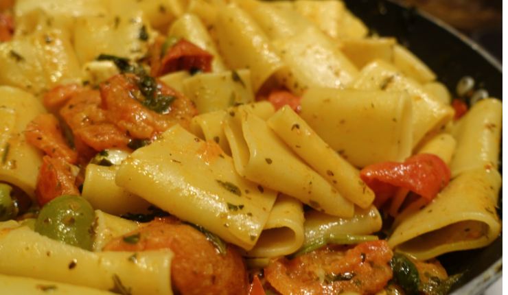 PACCHERI CON ORATA E POMODORINI