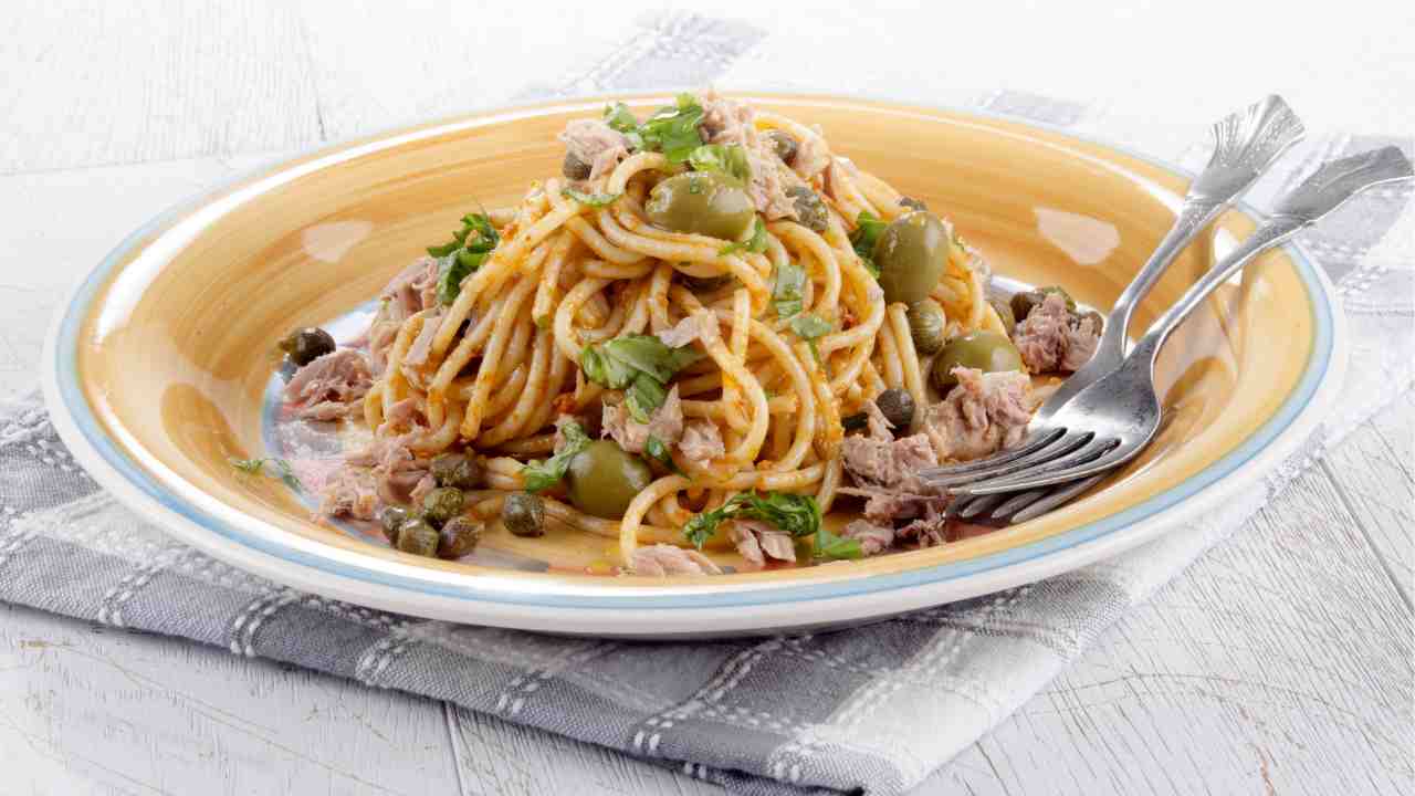 COME FARE GLI SPAGHETTI COL TONNO PERFETTI