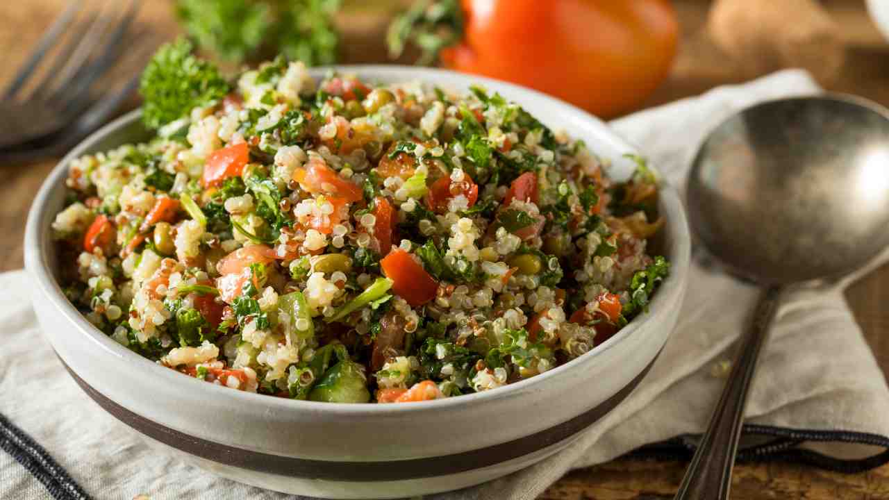 Quinoa con pomodori e zucchine