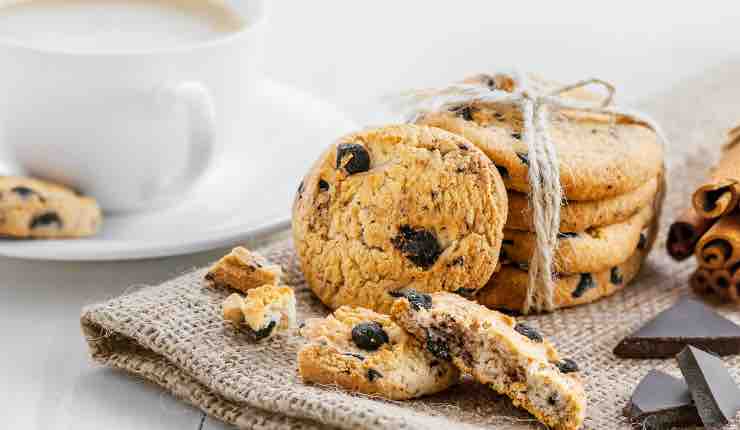 biscotti con gocce di cioccolato 