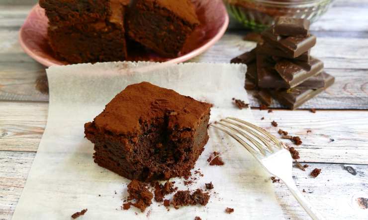 brownies al cioccolato e barbabietola